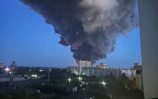 Массированная атака дронов по России: взрывы в Татарстане и Дагестане Массированная атака дронов по России: взрывы в Татарстане и Дагестане
