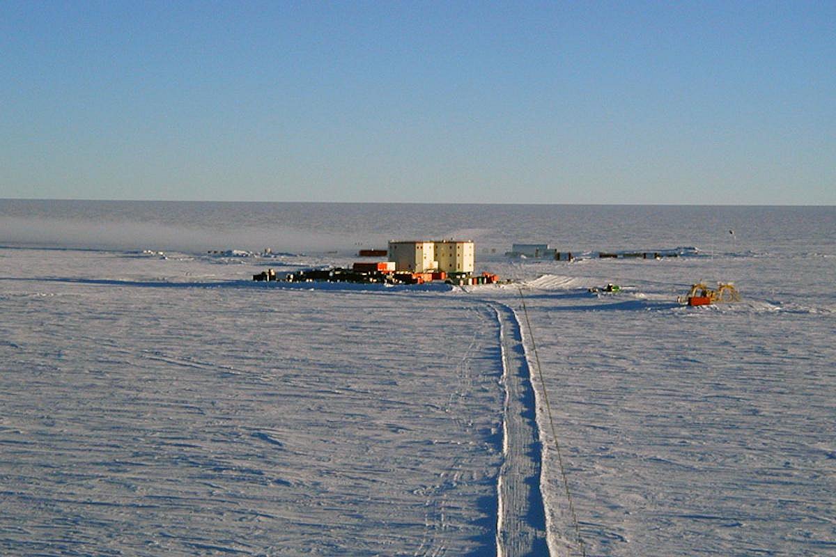 В Антарктиде зафиксировали рекордный холод: –84,1 °C на станции «Конкордия» В Антарктиде зафиксировали рекордный холод: –84,1 °C на станции «Конкордия»