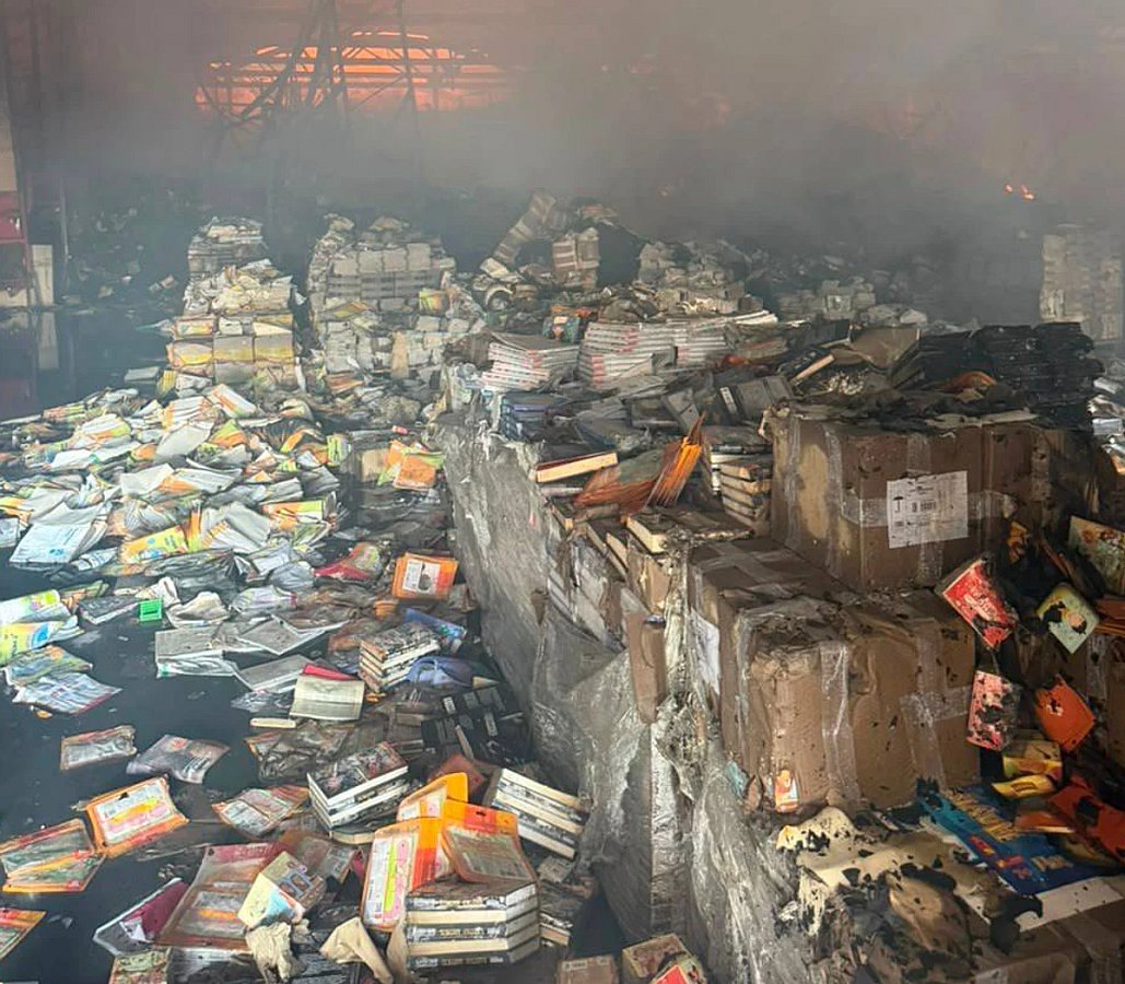Росіяни розбомбили склад видавництва «Ранок» та «КнигоЛенд» Росіяни розбомбили склад видавництва «Ранок» та «КнигоЛенд»