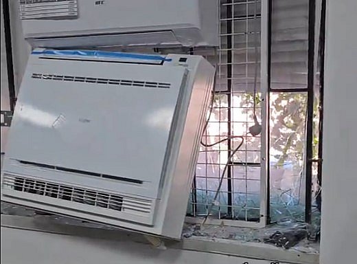 Из-за атаки РФ пострадал магазин техники в Николаеве (видео) Из-за атаки РФ пострадал магазин техники в Николаеве (видео)