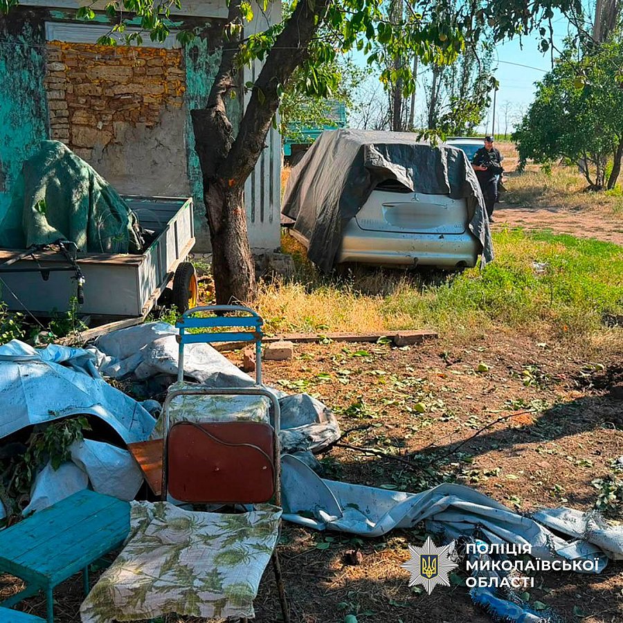Разрушенный дом, раненые супруги: опубликованы фото последствий удара по Николаевщине Разрушенный дом, раненые супруги: опубликованы фото последствий удара по Николаевщине