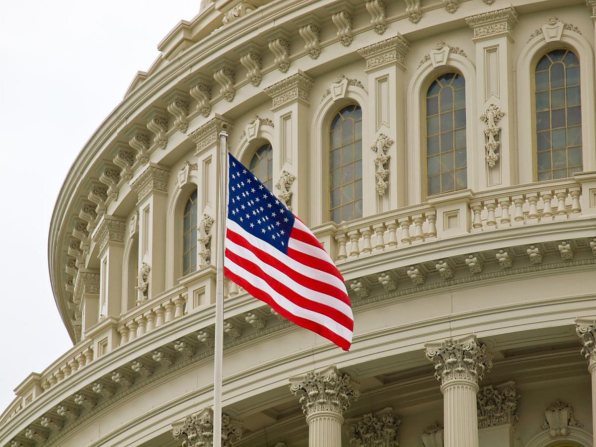 У Сенаті США обговорюють санкції проти Росії: суперечка навколо тарифних повноважень Трампа У Сенаті США обговорюють санкції проти Росії: суперечка навколо тарифних повноважень Трампа