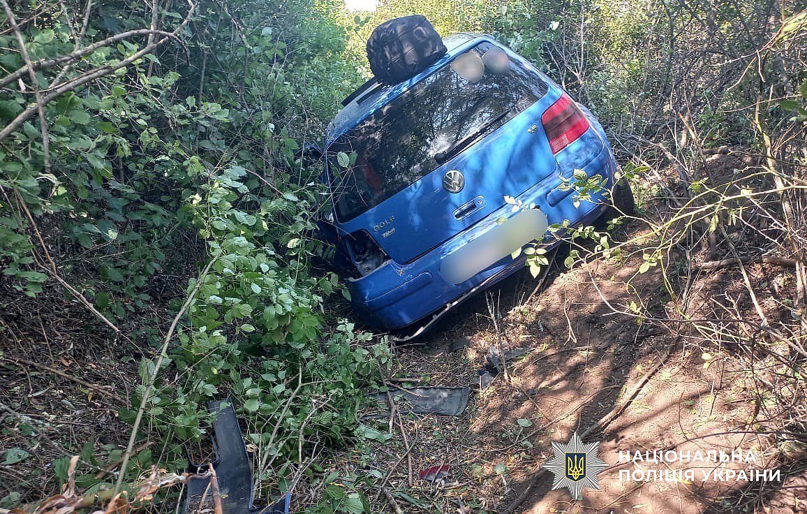 Под Новым Бугом Volkswagen съехал в кювет: пострадал подросток Под Новым Бугом Volkswagen съехал в кювет: пострадал подросток