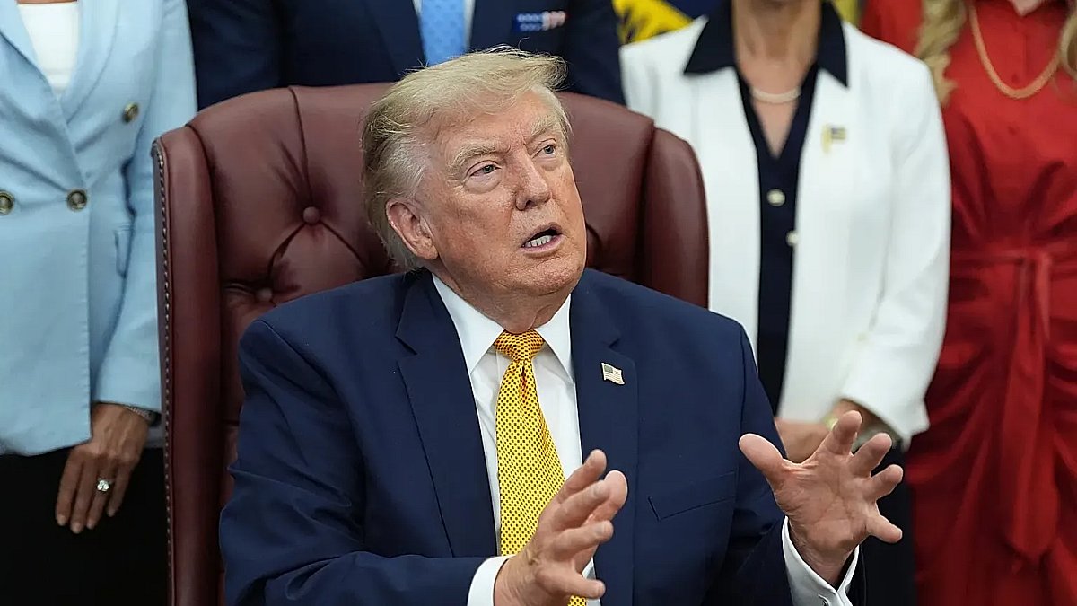 Трамп знову анонсував відкриття Ормузької протоки Трамп знову анонсував відкриття Ормузької протоки