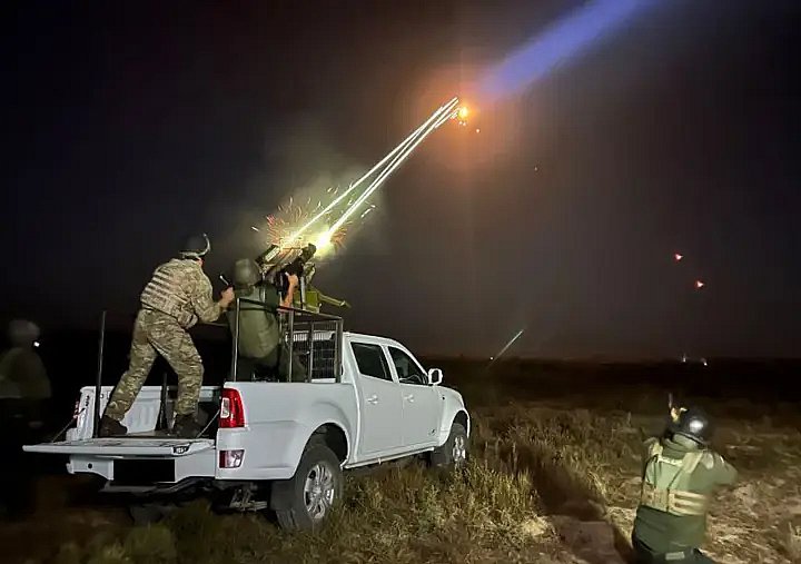 Поставки ракет для ПВО сократились втрое, - Зеленский Поставки ракет для ПВО сократились втрое, - Зеленский