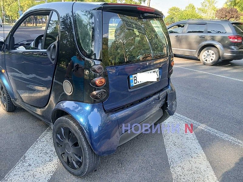 Škoda врезалась в Smart на проспекте в Николаеве Škoda врезалась в Smart на проспекте в Николаеве