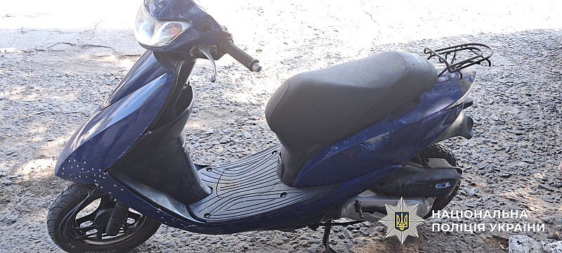 На Миколаївщині чоловік викрав мопед товариша по чарці, щоб покататися: йому загрожує до 5 років в'язниці На Миколаївщині чоловік викрав мопед товариша по чарці, щоб покататися: йому загрожує до 5 років в'язниці