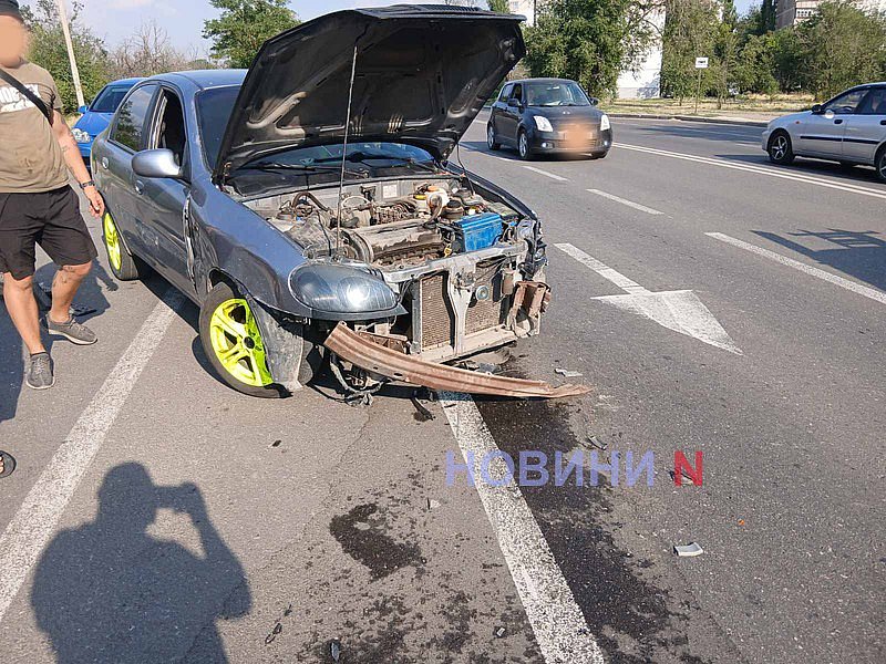 Фура и ЗАЗ столкнулись в Николаеве Фура и ЗАЗ столкнулись в Николаеве