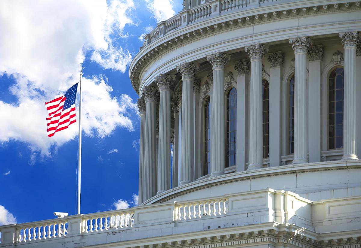 Сенат США схвалив законопроект про "пекельні санкції" проти Росії Сенат США схвалив законопроект про "пекельні санкції" проти Росії