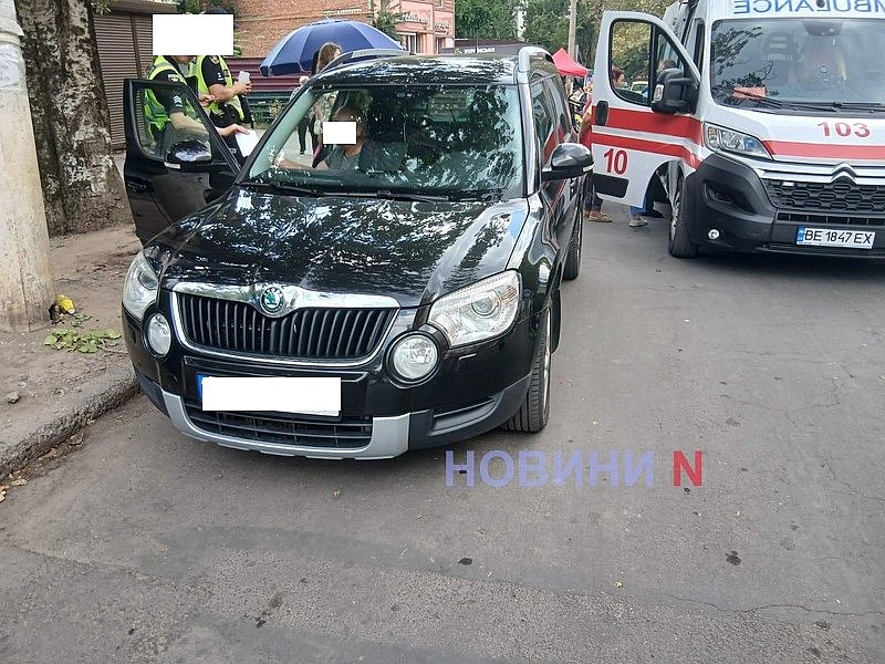 На ярмарке в Николаеве Skoda сбила женщину: пострадавшую госпитализировали На ярмарке в Николаеве Skoda сбила женщину: пострадавшую госпитализировали