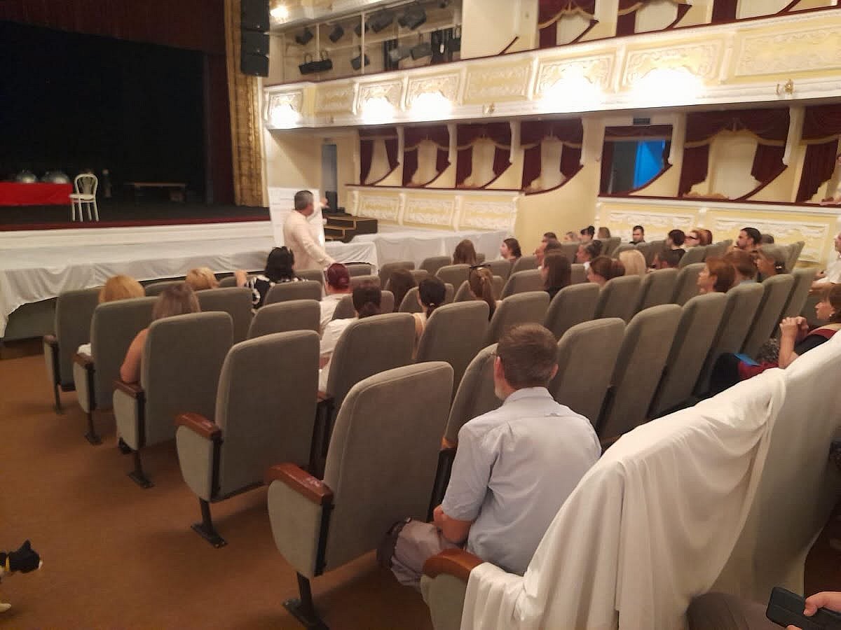 Миколаївський драмтеатр відкриє 104-й сезон двома прем\ Миколаївський драмтеатр відкриє 104-й сезон двома прем\