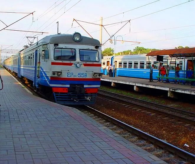 В Броварах 13-летняя девочка получила удар током на железнодорожном вокзале: состояние крайне тяжелое В Броварах 13-летняя девочка получила удар током на железнодорожном вокзале: состояние крайне тяжелое
