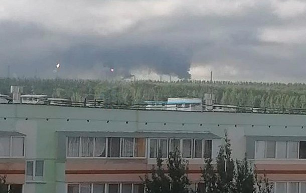 В Татарстане дроны атаковали Нижнекамск, где расположен нефтеперерабатывающий завод В Татарстане дроны атаковали Нижнекамск, где расположен нефтеперерабатывающий завод