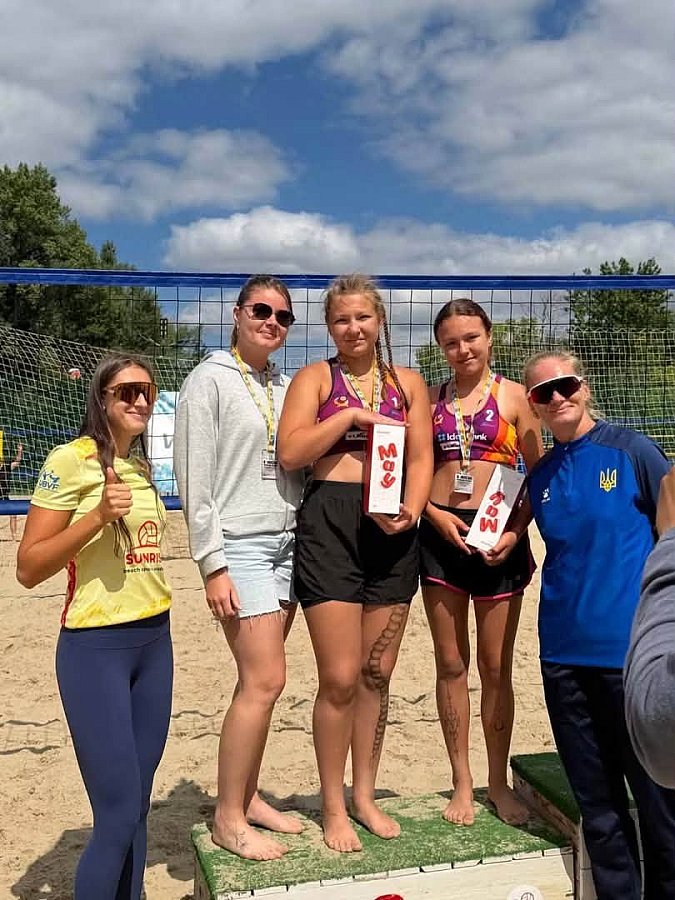 Николаевские волейболисты завоевали серебро и бронзу на чемпионате Украины Николаевские волейболисты завоевали серебро и бронзу на чемпионате Украины