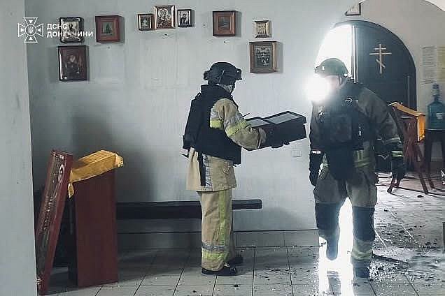 После удара РФ по Краматорску загорелась церковь (фото) После удара РФ по Краматорску загорелась церковь (фото)