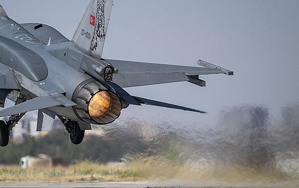 В Турции за год разбился уже второй истребитель F-16 В Турции за год разбился уже второй истребитель F-16