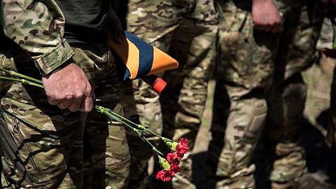Процессия по Соборной: в Николаеве предлагают изменить церемонию прощания с погибшими военными Процессия по Соборной: в Николаеве предлагают изменить церемонию прощания с погибшими военными