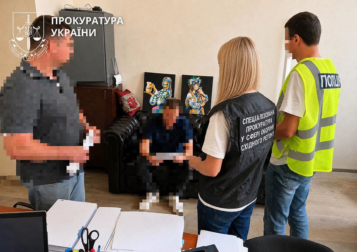 У Харкові екс-главу районного ТЦК упіймали на фіктивній мобілізації У Харкові екс-главу районного ТЦК упіймали на фіктивній мобілізації