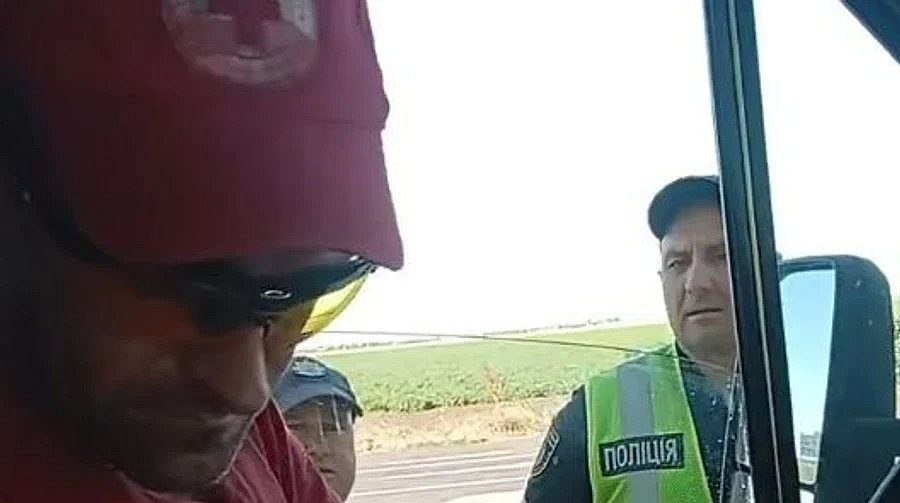 Лубінець засудив ситуацію з водієм Червоного Хреста, якого доставили до ТЦК Миколаївської області Лубінець засудив ситуацію з водієм Червоного Хреста, якого доставили до ТЦК Миколаївської області