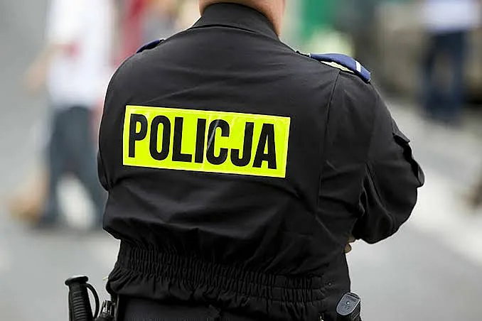 В Польше задержали мужчину и женщину после нападения на украинских детей В Польше задержали мужчину и женщину после нападения на украинских детей