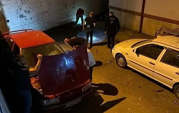 В турецком Трабзоне неизвестный беспилотник упал на территорию полицейского управления В турецком Трабзоне неизвестный беспилотник упал на территорию полицейского управления