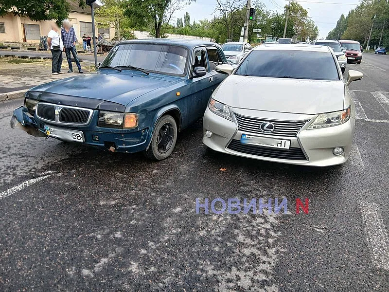 Тройное ДТП в Николаеве: огромная пробка на ПГУ Тройное ДТП в Николаеве: огромная пробка на ПГУ