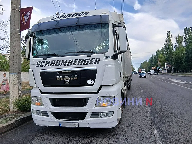 Тройное ДТП в Николаеве: огромная пробка на ПГУ Тройное ДТП в Николаеве: огромная пробка на ПГУ
