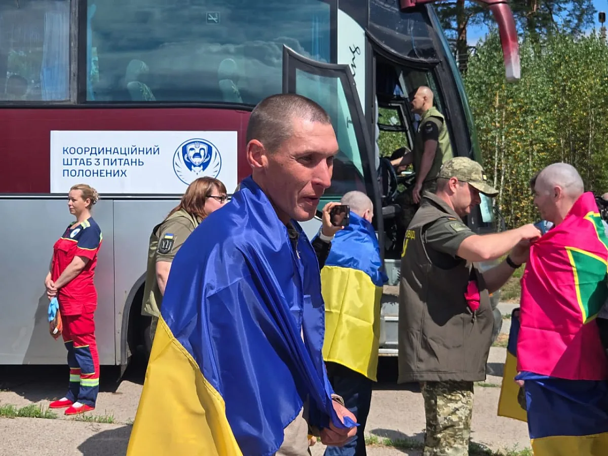 103 украинских военных вернули из российского плена 103 украинских военных вернули из российского плена