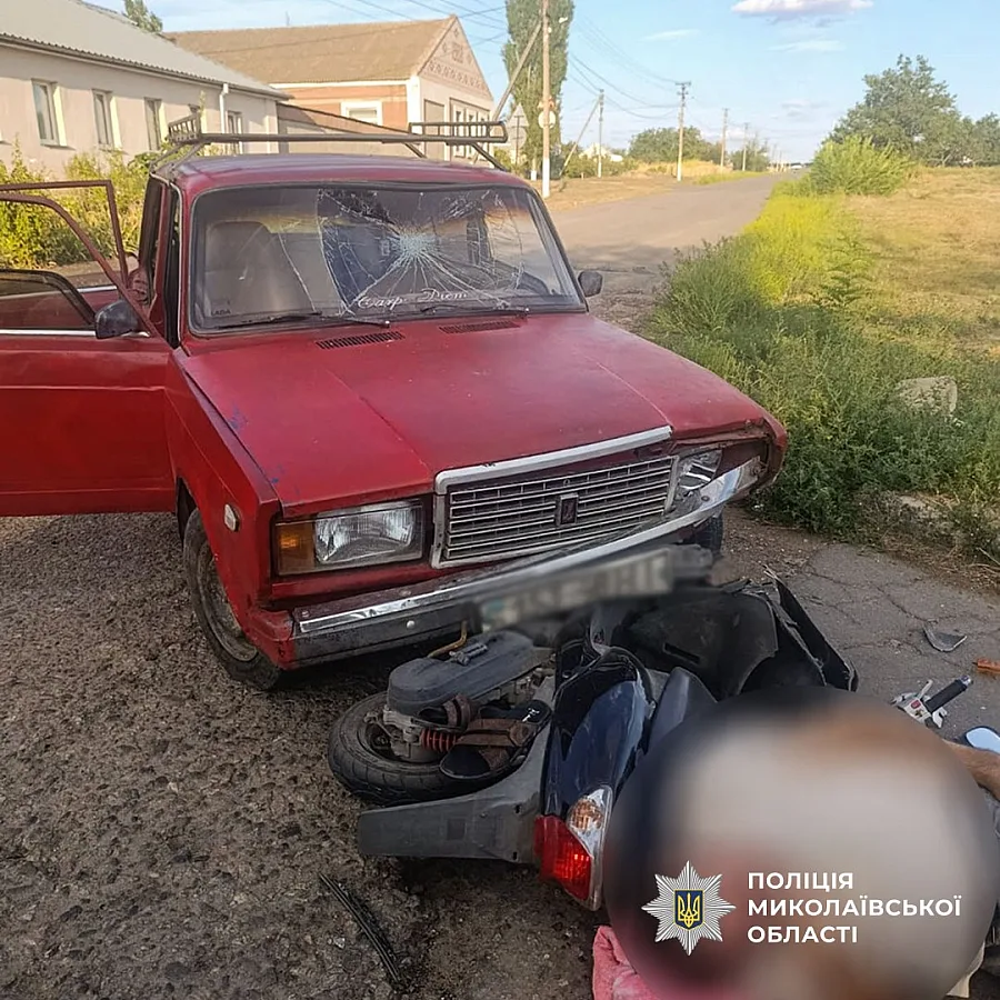 П'яний водій ВАЗу врізався у мопед на Миколаївщині: потерпілого госпіталізували П'яний водій ВАЗу врізався у мопед на Миколаївщині: потерпілого госпіталізували