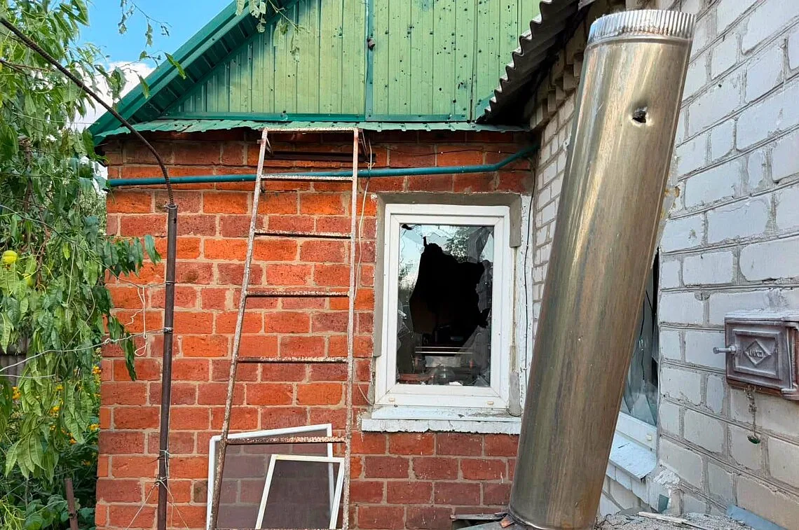 Оккупанты обстреляли Славянск: пострадали гражданские Оккупанты обстреляли Славянск: пострадали гражданские