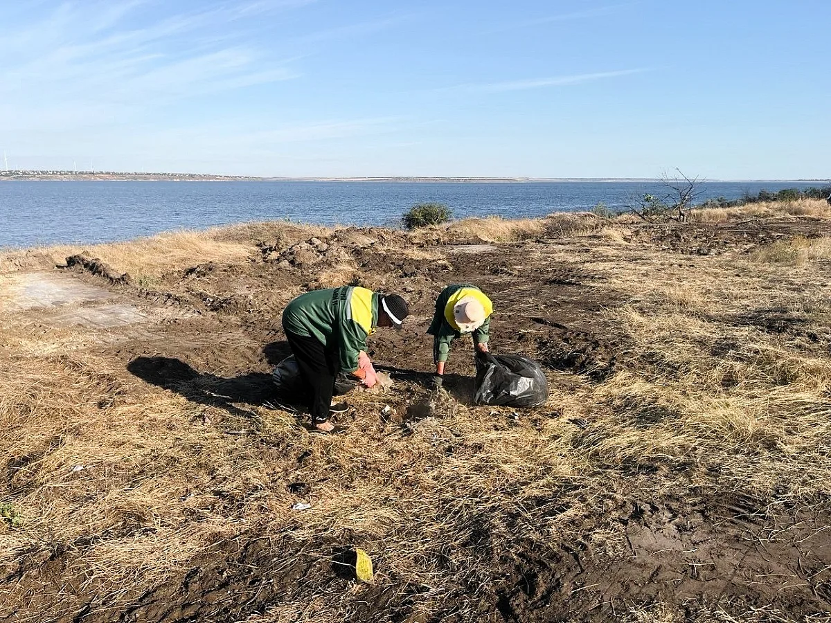 Возле Коблево ликвидировали стихийную свалку у моря Возле Коблево ликвидировали стихийную свалку у моря