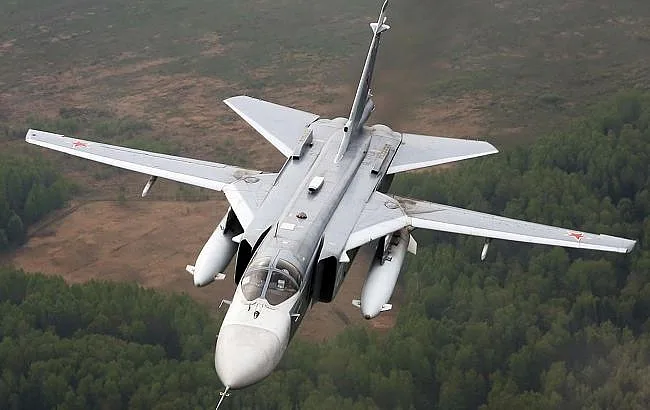 Україна знищила Су-24М на аеродромі «Сакі»: Зеленський підтвердив нові удари по РФ Україна знищила Су-24М на аеродромі «Сакі»: Зеленський підтвердив нові удари по РФ