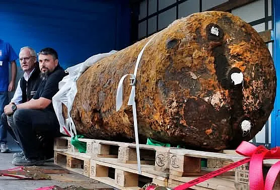 Аномальная жара в Европе привела к взрывам боеприпасов времен мировых войн Аномальная жара в Европе привела к взрывам боеприпасов времен мировых войн