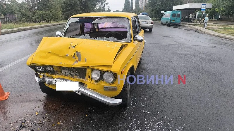 На перекрестке в Николаеве столкнулись «Жигули» и Volkswagen — пострадала женщина На перекрестке в Николаеве столкнулись «Жигули» и Volkswagen — пострадала женщина