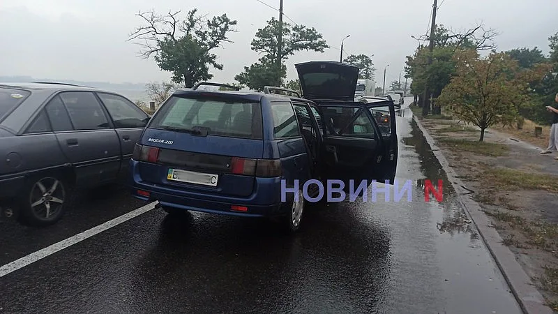 В Николаеве на Варваровском мосту тройное ДТП: пострадала пассажирка, огромная пробка В Николаеве на Варваровском мосту тройное ДТП: пострадала пассажирка, огромная пробка