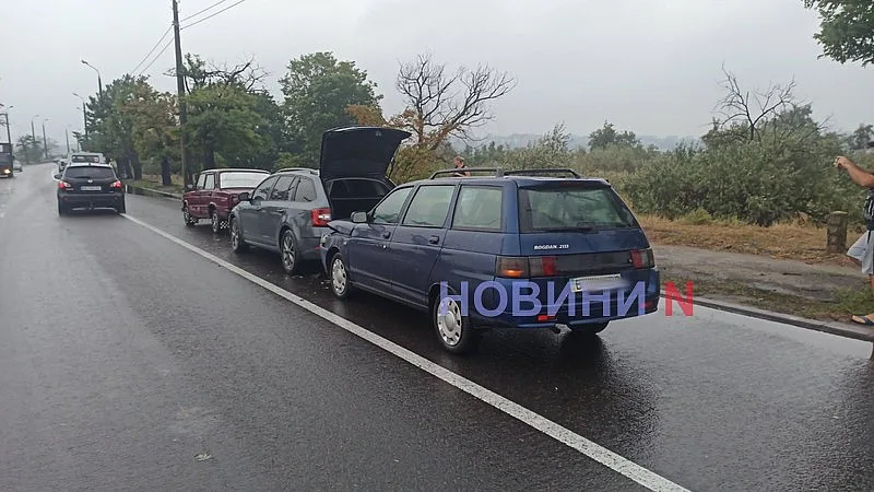 В Николаеве на Варваровском мосту тройное ДТП: пострадала пассажирка, огромная пробка В Николаеве на Варваровском мосту тройное ДТП: пострадала пассажирка, огромная пробка