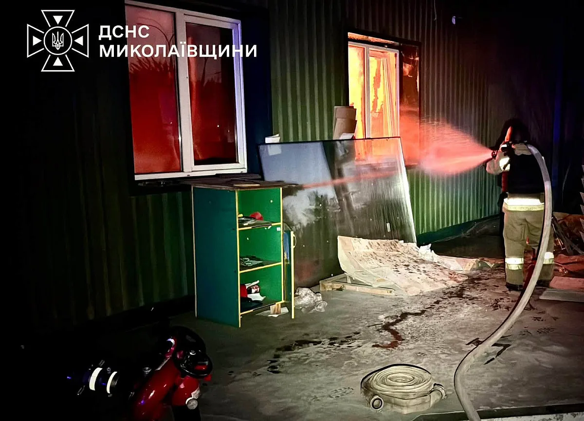 Появились фото последствий ударов по Николаеву и области Появились фото последствий ударов по Николаеву и области