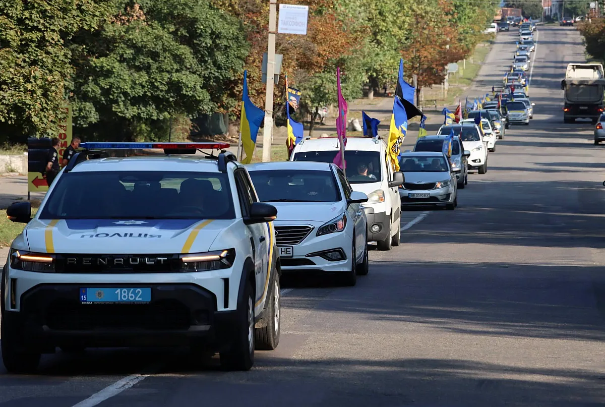 В Вознесенске устроили автопробег в поддержку военнопленных (фото) В Вознесенске устроили автопробег в поддержку военнопленных (фото)