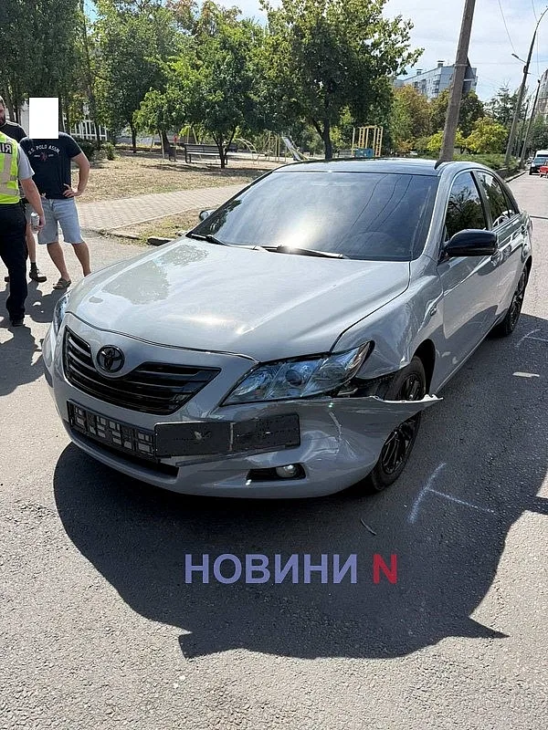 У Миколаєві Ford при повороті через подвійну суцільну зіткнувся з Toyota У Миколаєві Ford при повороті через подвійну суцільну зіткнувся з Toyota