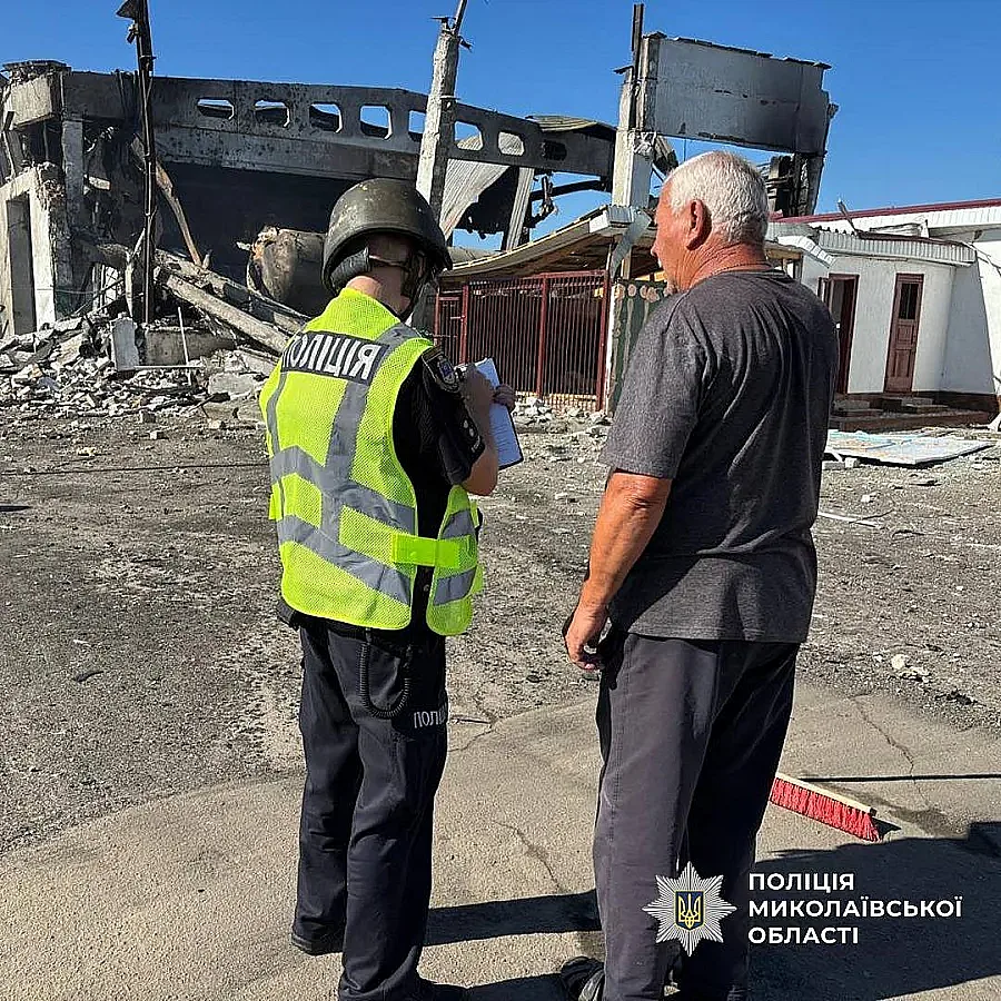 Враг атаковал транспортную и гражданскую инфраструктуру в Николаевской области: есть погибший Враг атаковал транспортную и гражданскую инфраструктуру в Николаевской области: есть погибший