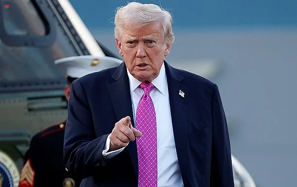 Трамп и премьер-министр Великобритании обсудили пути завершения войны в Украине Трамп и премьер-министр Великобритании обсудили пути завершения войны в Украине
