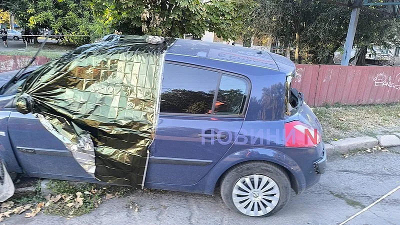 У Миколаєві дрон вибухнув на жвавій вулиці — вбито жінку в автомобілі, що проїжджав повз. У Миколаєві дрон вибухнув на жвавій вулиці — вбито жінку в автомобілі, що проїжджав поруч