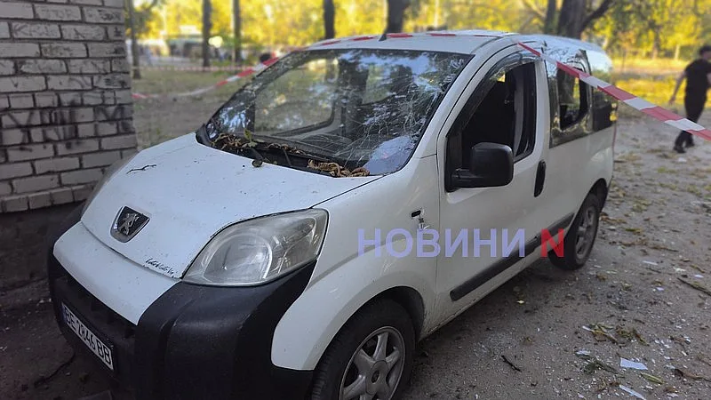 У Миколаєві дрон вибухнув на жвавій вулиці — вбито жінку в автомобілі, що проїжджав повз. У Миколаєві дрон вибухнув на жвавій вулиці — вбито жінку в автомобілі, що проїжджав поруч