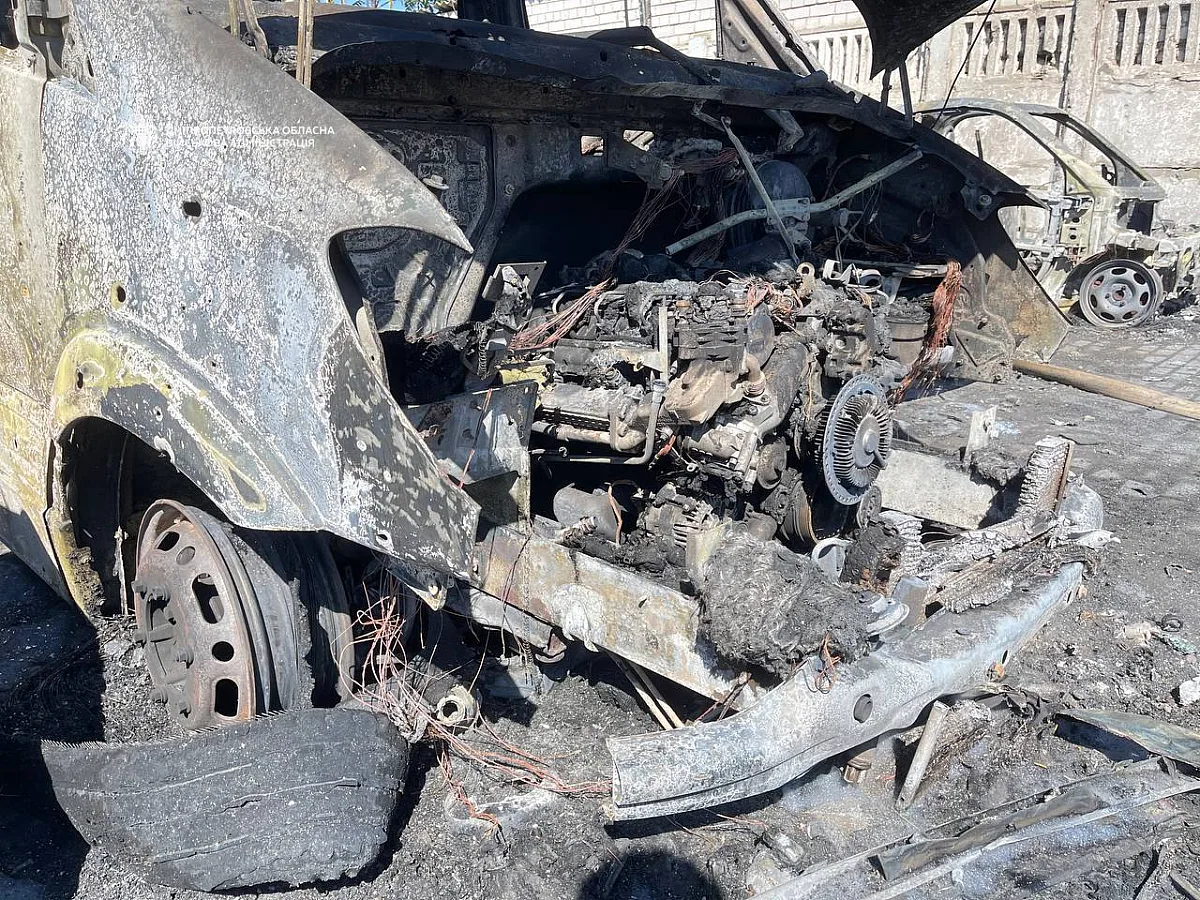 Россия ударила по Днепру: повреждено предприятие, есть погибшие и пострадавшие (видео) Россия ударила по Днепру: повреждено предприятие, есть погибшие и пострадавшие (видео)