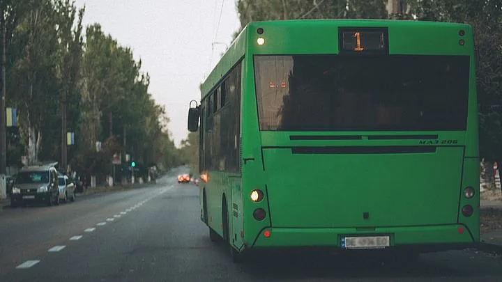 У Миколаєві вимагають перевірити водія маршрутки №1 через поведінку під час посадки пасажирів У Миколаєві вимагають перевірити водія маршрутки №1 через поведінку під час посадки пасажирів