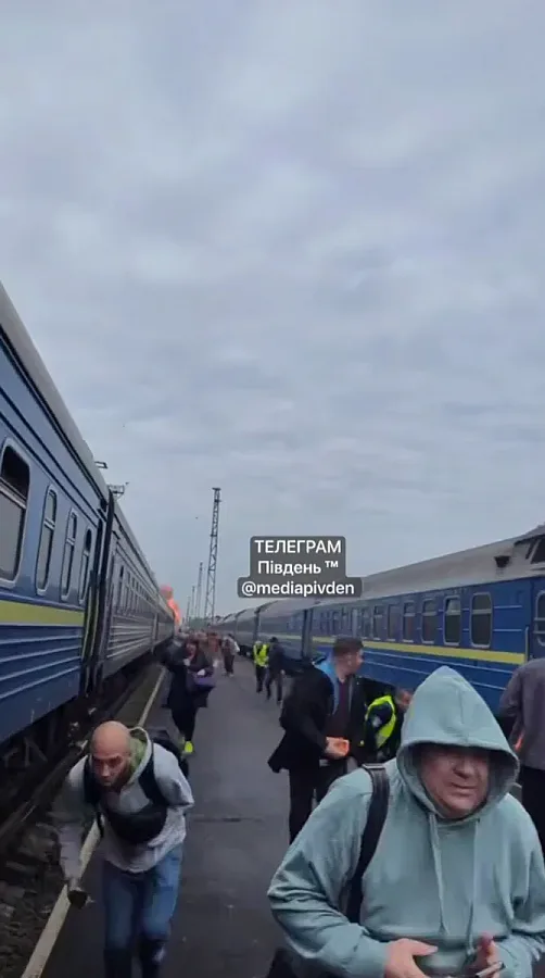 Локомотив атаковали в двух километрах от границы с Польшей: что происходит с поездами через Ягодин Локомотив атаковали в двух километрах от границы с Польшей: что происходит с поездами через Ягодин