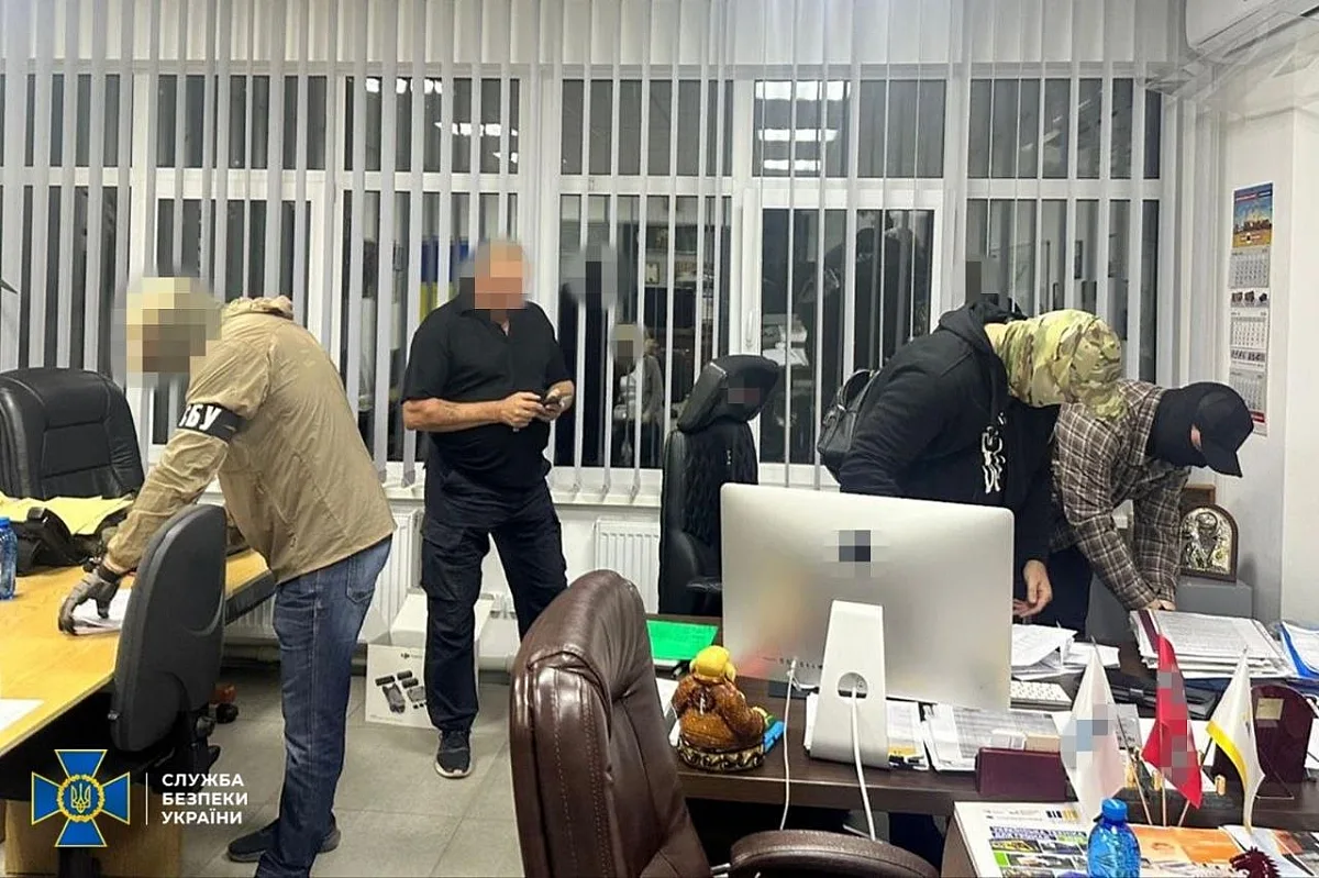 У СБУ заявили про підготовку вибухів та напади на блогера: серед підозрюваних - екс-заступник голови ДСНС і політик У СБУ заявили про підготовку вибухів та напади на блогера: серед підозрюваних - екс-заступник голови ДСНС і політик