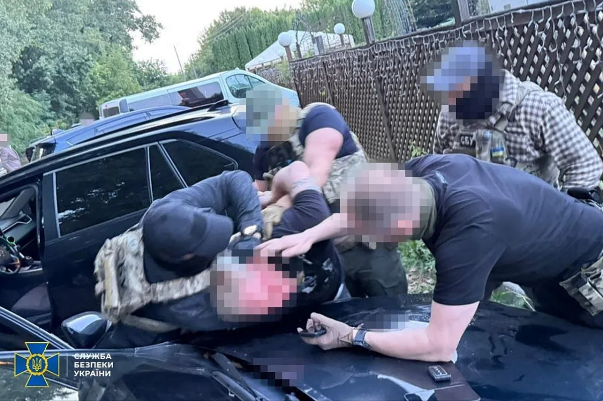 У СБУ заявили про підготовку вибухів та напади на блогера: серед підозрюваних - екс-заступник голови ДСНС і політик У СБУ заявили про підготовку вибухів та напади на блогера: серед підозрюваних - екс-заступник голови ДСНС і політик