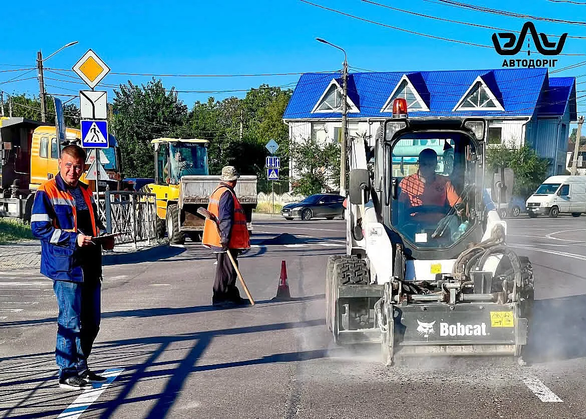 В Николаеве продолжают ремонт городских дорог: где еще обновят покрытие В Николаеве продолжают ремонт городских дорог: где еще обновят покрытие