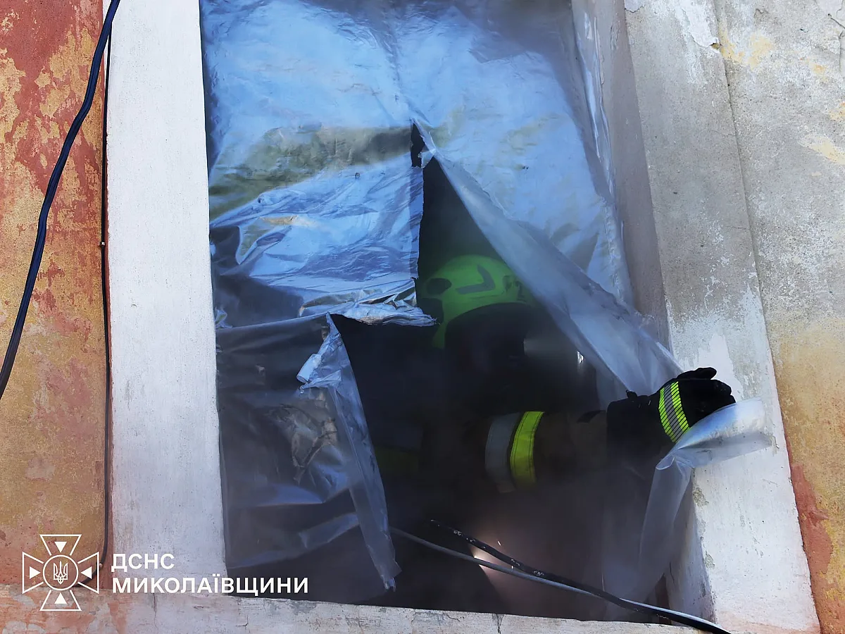 В Николаеве загорелось здание В Николаеве загорелось здание